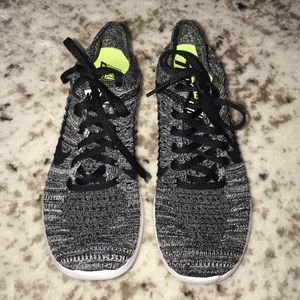 Nike Women’s Free RN Flyknit Black/White Size 6.5